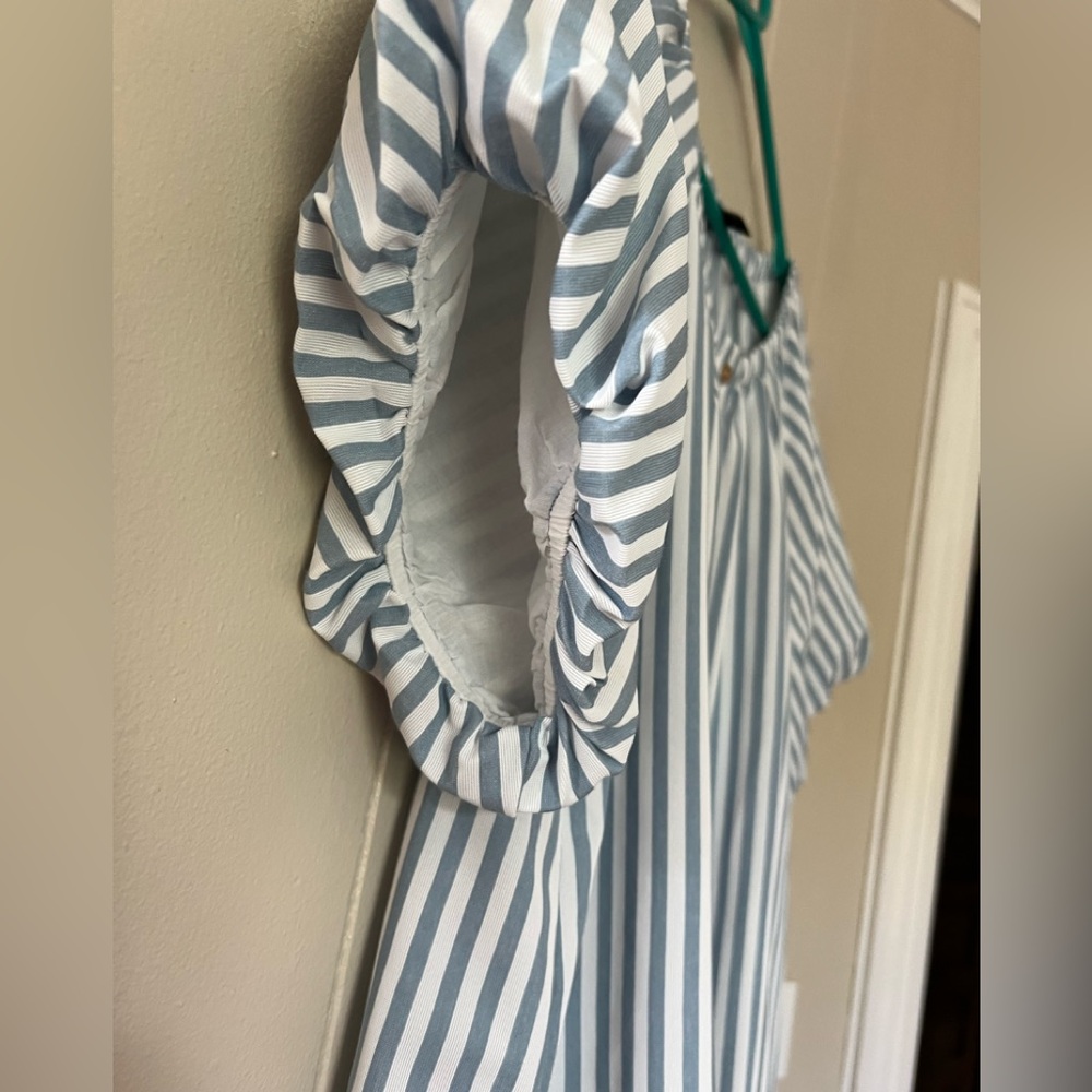 Ann Taylor Striped Blue and White blouse. Puff sleeves. Size Large. - Picture 4 of 10